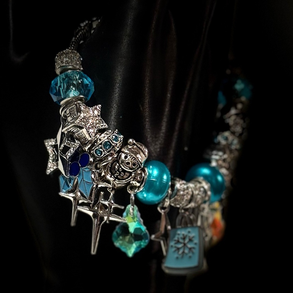 Elegant Silver and Blue Charm Bracelet - Picture 3 of 5